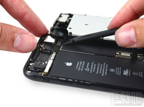 iPhone 7拆解全过程：搭配2GB RAM+更大容量的电池