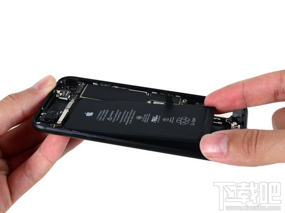 iPhone 7拆解全过程：搭配2GB RAM+更大容量的电池