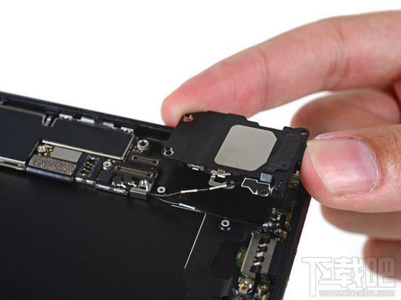 iPhone 7拆解全过程：搭配2GB RAM+更大容量的电池