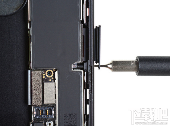 iPhone 7拆解全过程：搭配2GB RAM+更大容量的电池