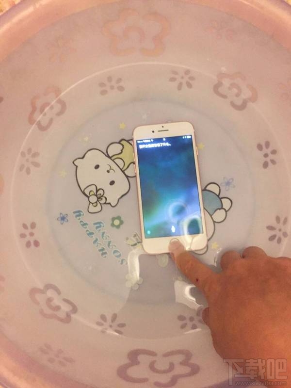 你的iPhone7脏了？洗洗就可以了