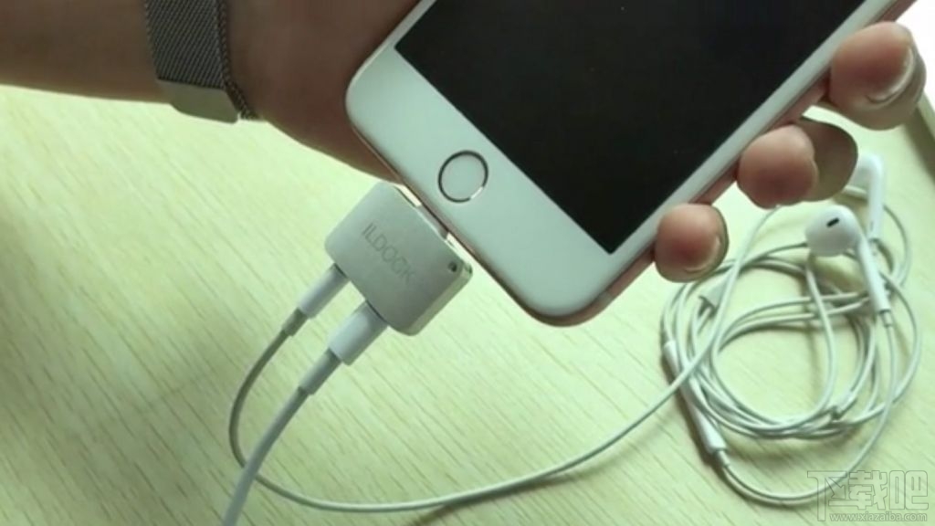 只需67元！iPhone7用户可以实现边充电边听歌
