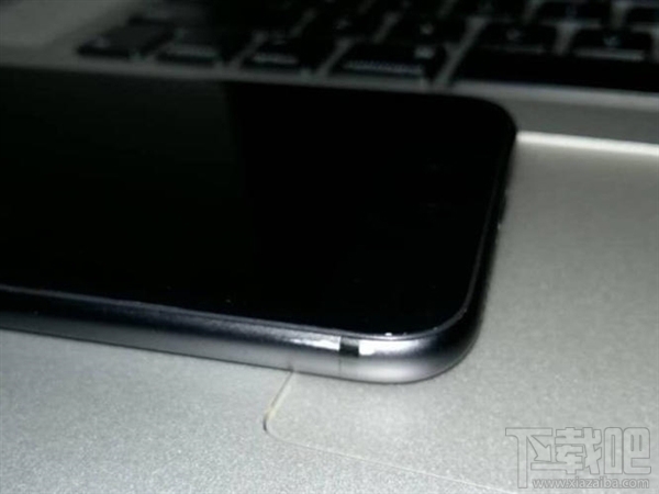 不止是亮黑！iPhone7磨砂黑也出现掉漆
