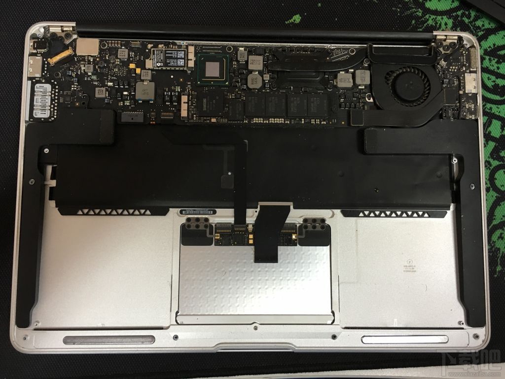 2011款MacBook Air更换电池方法 MacBook Air更换电池注意事项