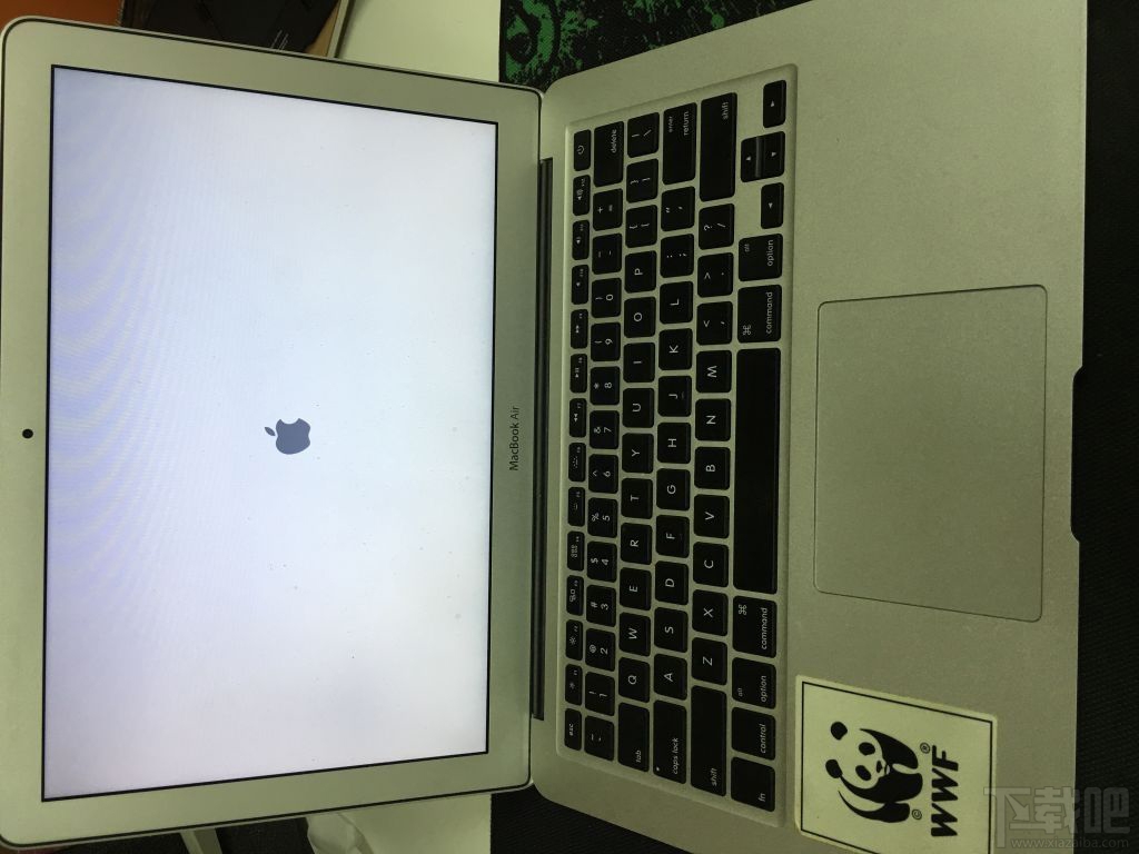 2011款MacBook Air更换电池方法 MacBook Air更换电池注意事项