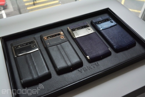 价值13万 奢华手机Vertu Signature Touch