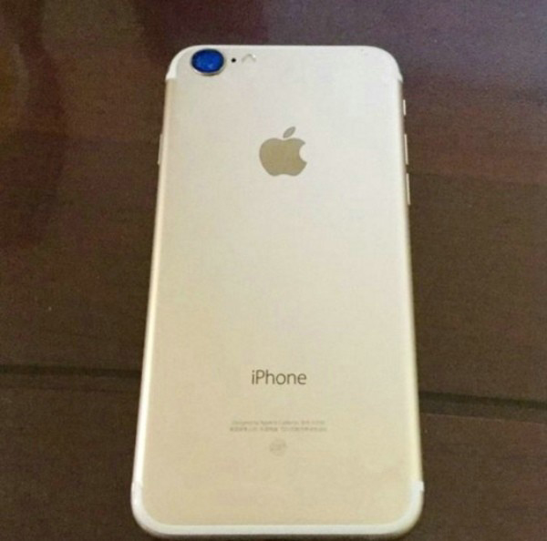 金色iPhone 7新背照 后置镜头闪“蓝光”