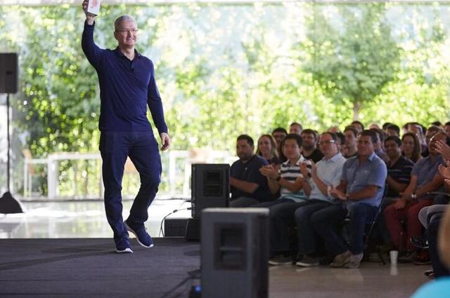苹果官方宣布iPhone全球累计销量突破10亿部