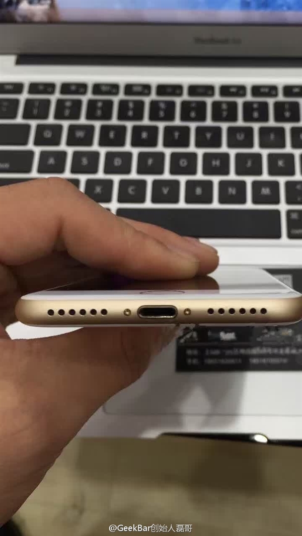 iPhone 7工程机真机曝光 开机系统居然不是iOS