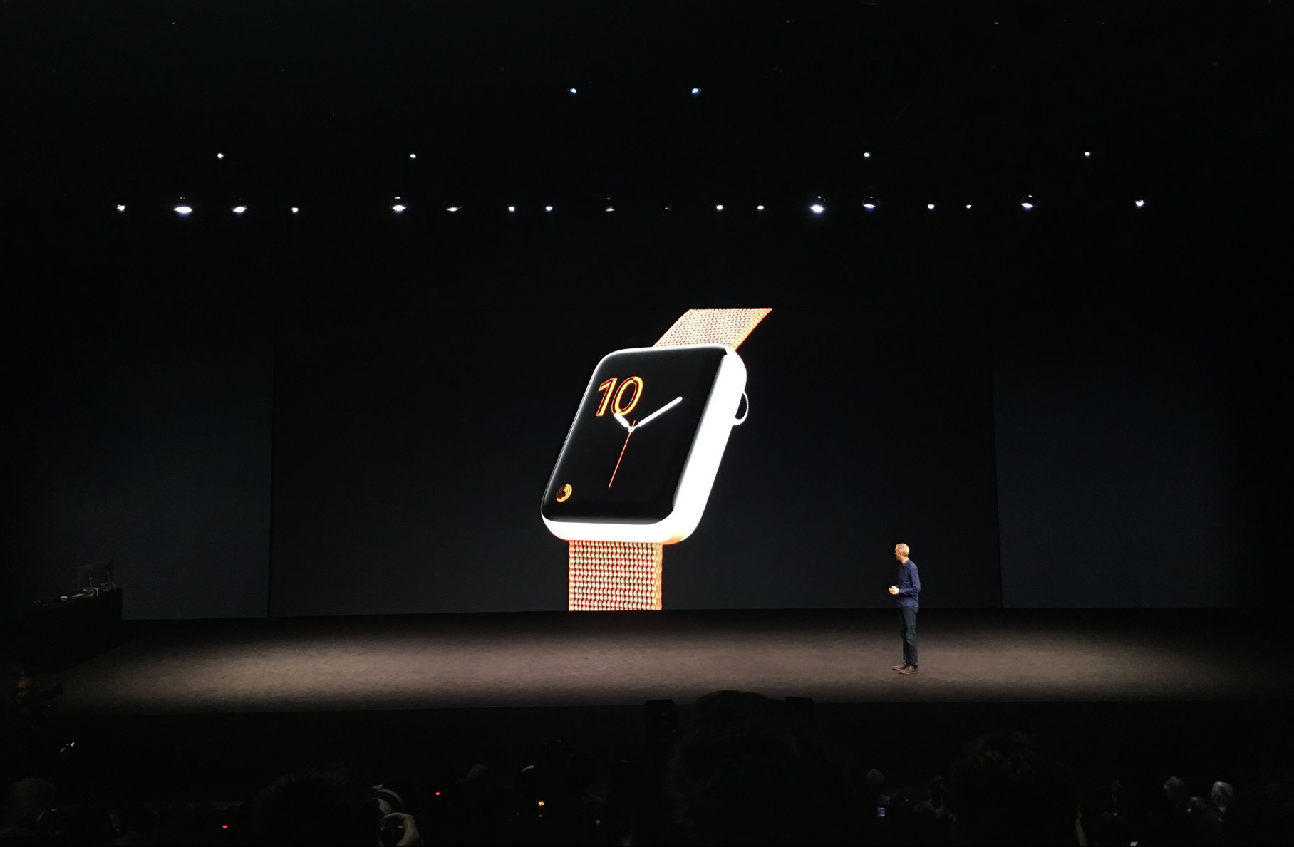 第二代Apple Watch正式登场！更耐用、更独立！