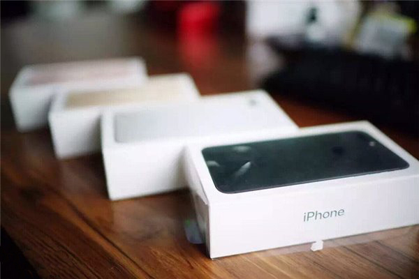 唯独少了亮黑色！网友晒苹果iPhone7/Plus国行版四色开箱图集