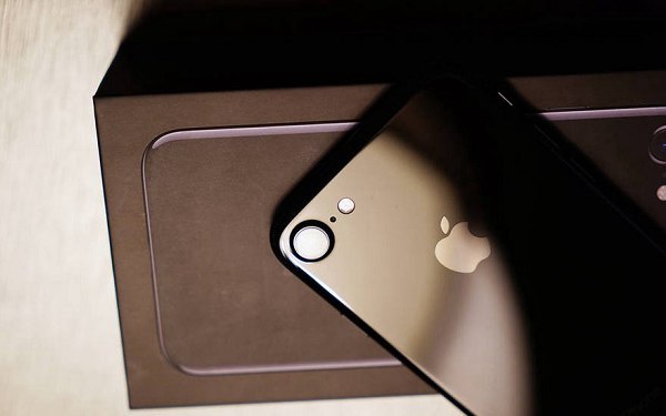iPhone7 Plus摄像头附近无法去掉的电流声
