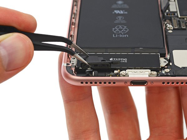 取消了耳机孔，苹果iPhone7左下角这排孔有什么用？