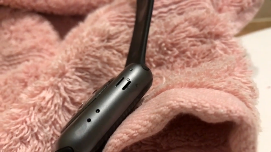 慢动作视频看Apple Watch Series 2声波驱水原理