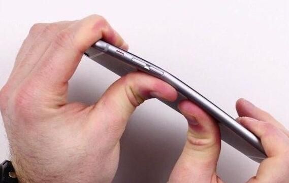 两年过去：iPhone6用户仍受曲屏门困扰？