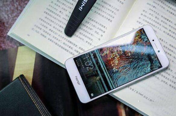 荣耀8青春版和魅蓝note5哪个好？魅蓝note5和荣耀8青春版区别对比