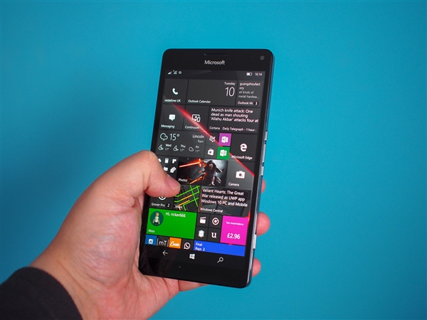 微软Surface Phone再曝光: 折叠设计 手机变平板