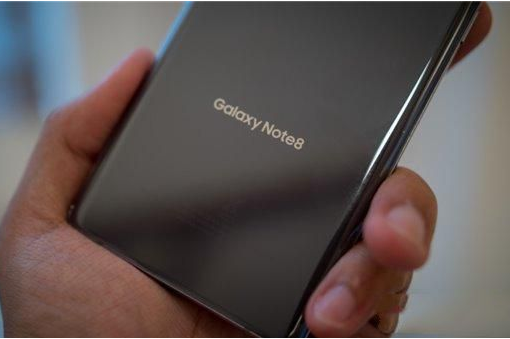 三星Galaxy Note8用户反应手机无法充电