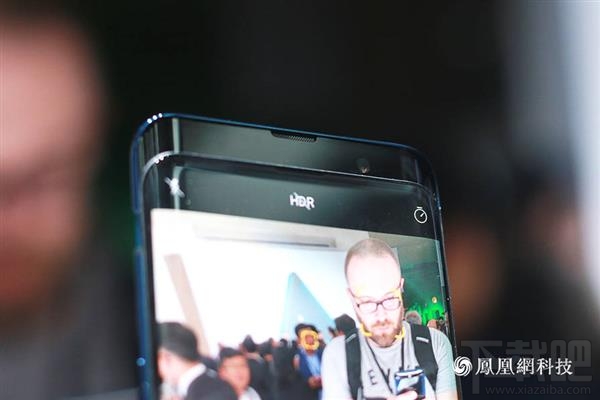 OPPO FindX图片来了，现场图赏 正反无孔+93%屏占比
