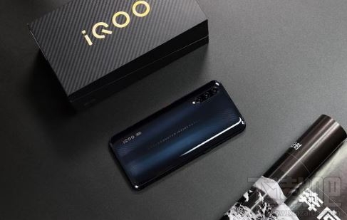 iqoo pro 4g和5g哪款值得买？iqoo pro 4g和5g区别对比