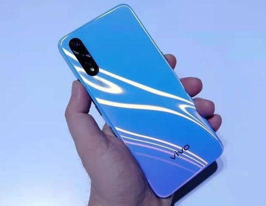 vivos5和vivoz5有什么不同？vivo z5和vivo s5区别对比